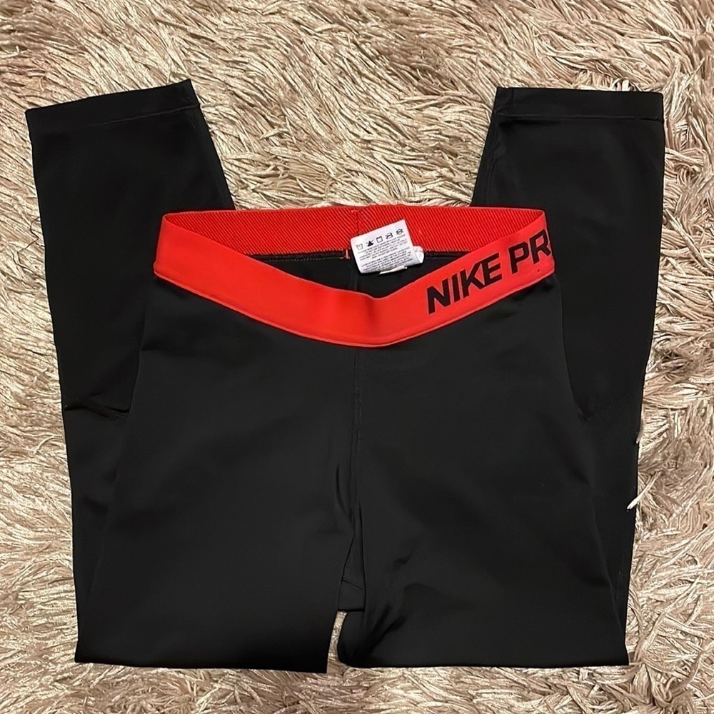 NIKE Pro Red and Black Cropped Leggings Size XS
